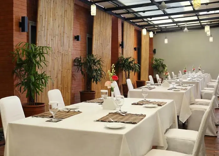吉兹会议酒店 酒店